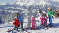 Family skiing at the Planai